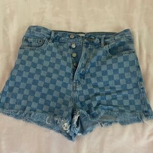 NWOT PACSUN CHECKERED JEAN SHORTS SIZE 28!!
